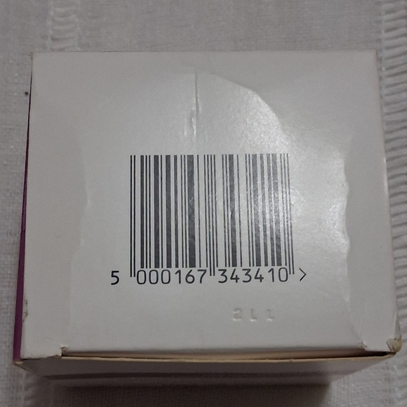 No 7. Menopause Skincare Nourishing Overnight Cream - Purple - Picture 5 of 5